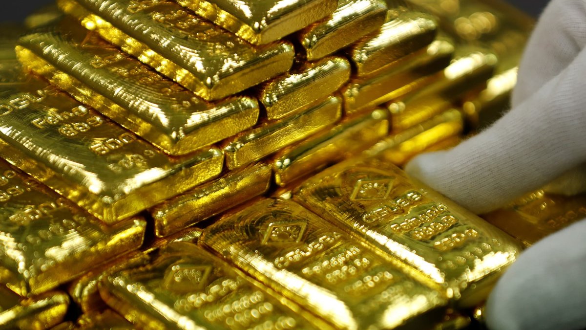 Gold Climbs to Levels Not Seen Since September 2020. How ETF Investors Are Playing the 'Safe Haven' Metal – NBC 7 San Diego - Vimarsana News