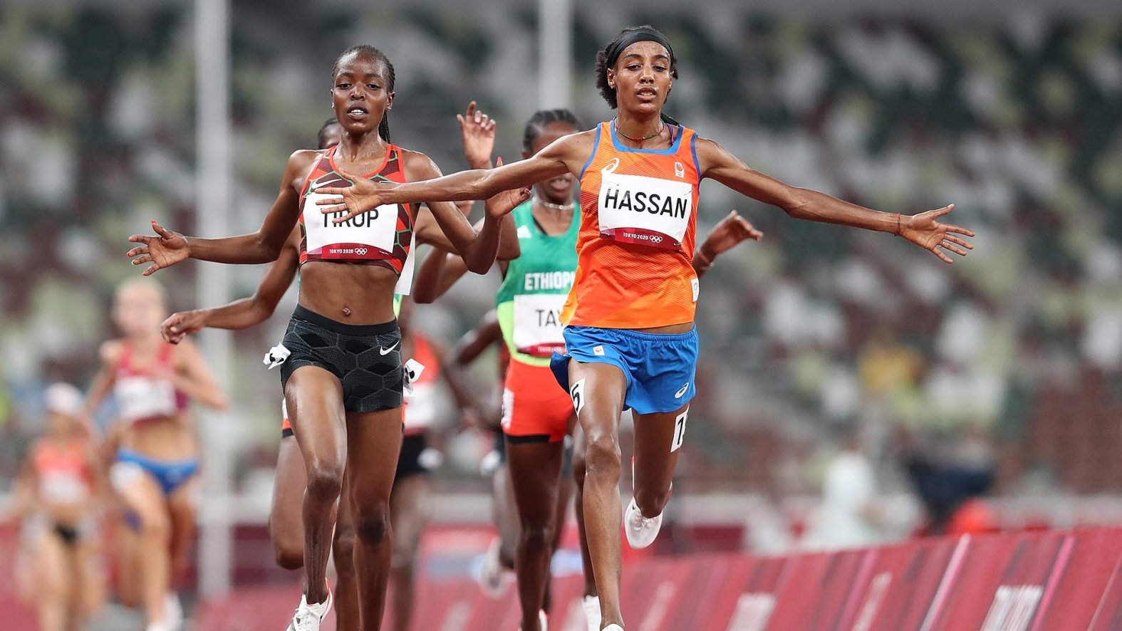 Sifan Hassan, Hellen Obiri Ease Into Women's 5,000m Final ...