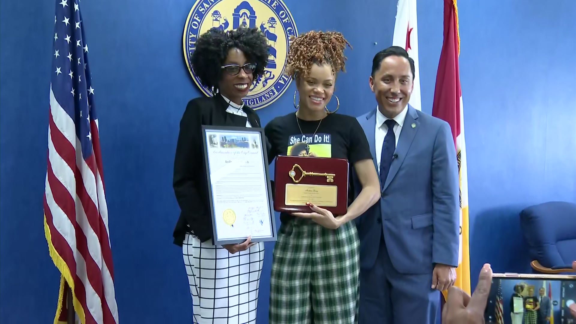 Gloria, Montgomery Steppe Gift Golden Globe-Winner Andra Day Key to City - Vimarsana News