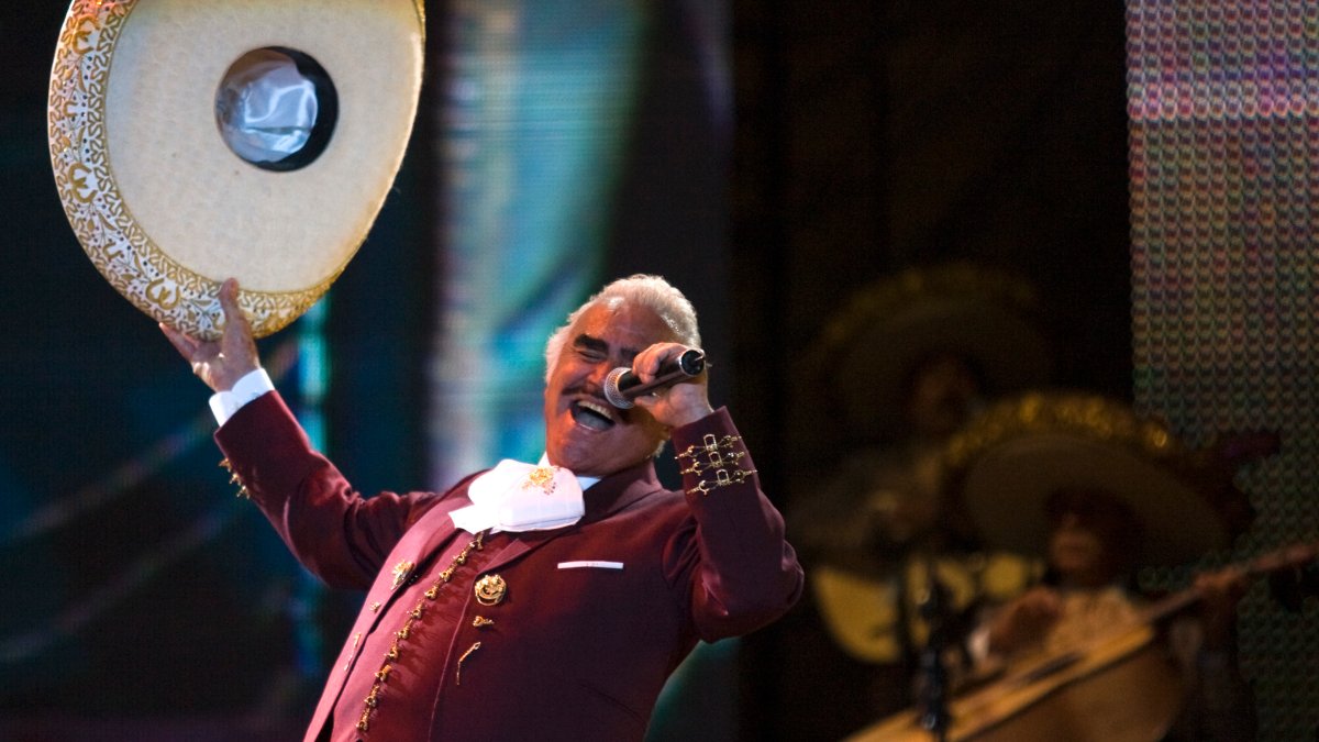 Pico Rivera Street Renamed for Vicente Fernández – NBC 7 San Diego - Vimarsana News