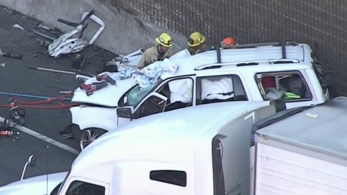 One Killed, Five Injured in Wrong-Way Freeway Crash in Encino - Vimarsana News