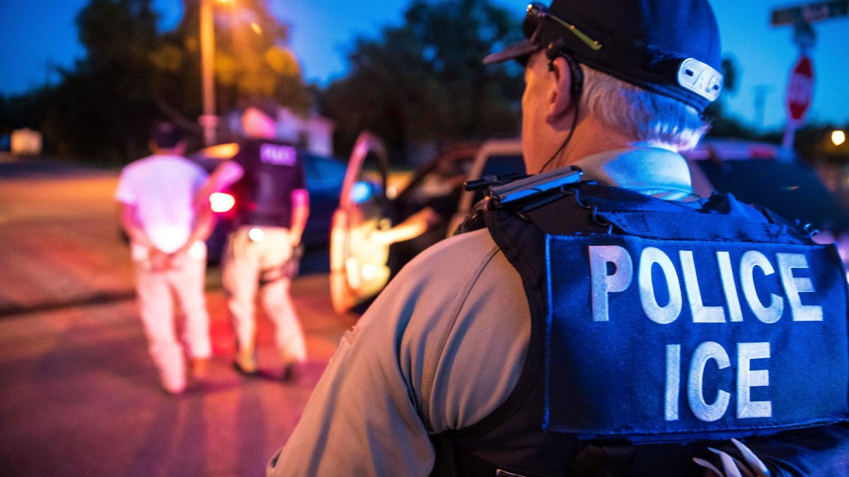 ICE Buys Driver's License, Utility Bill Data to Track Americans: Report - Vimarsana News