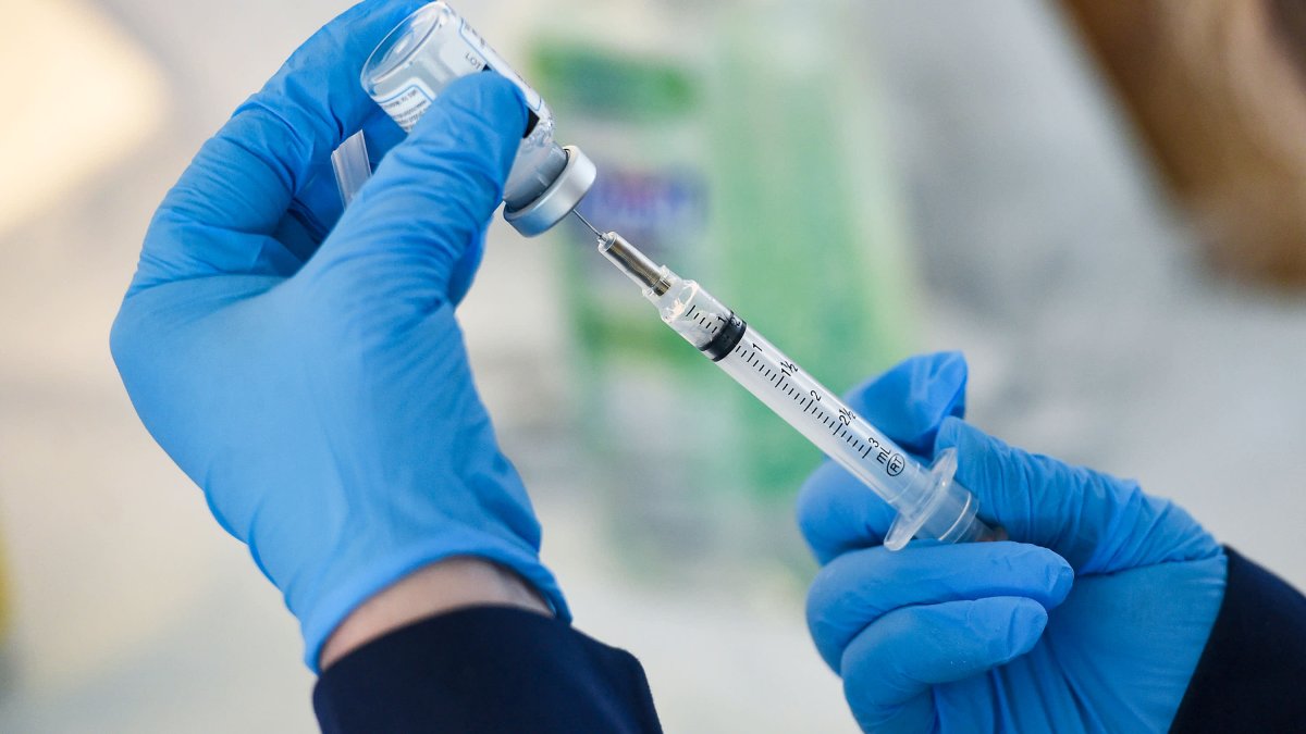 Newly Eligible San Diegans Begin Receiving Pfizer Booster Shots - Vimarsana News