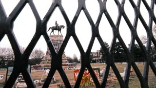 robert e lee statue richmond virginia