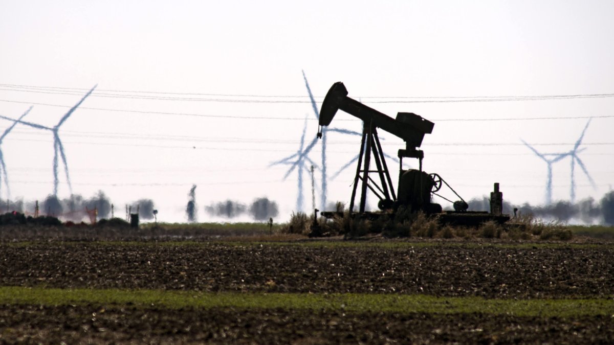 Lawmakers Threaten Big Oil CEOs With Subpoenas for Climate Disinformation Campaign - Vimarsana News