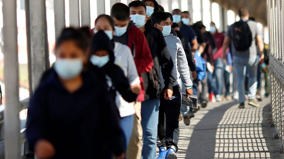 U.S. Will Deport Undocumented Migrants Regardless of Vaccination Status, Even as Border Restrictions Ease - Vimarsana News