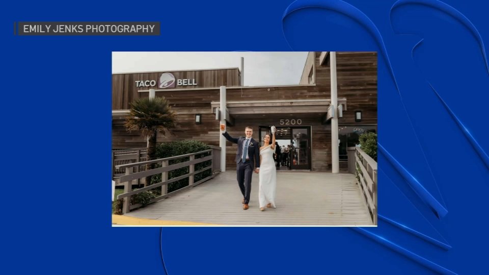 Couple Celebrates Wedding at Beachside Taco Bell Location in Pacifica – NBC 7 San Diego - Vimarsana News