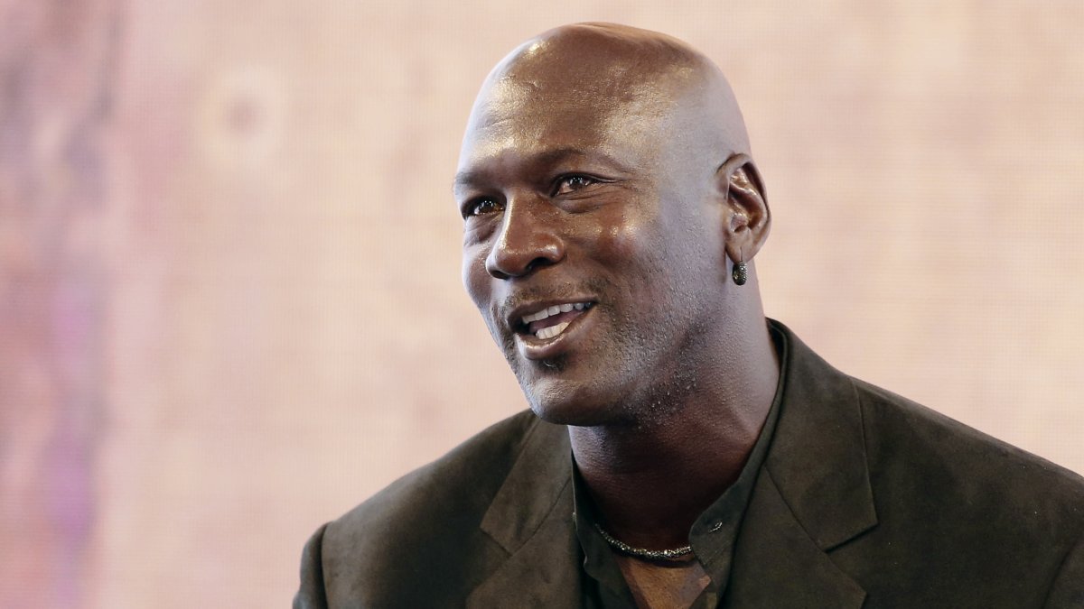 Michael Jordan, Giannis Antetokounmpo Lift Luxury Watch Start-Up WatchBox to Valuation Nearing $1 Billion - Vimarsana News