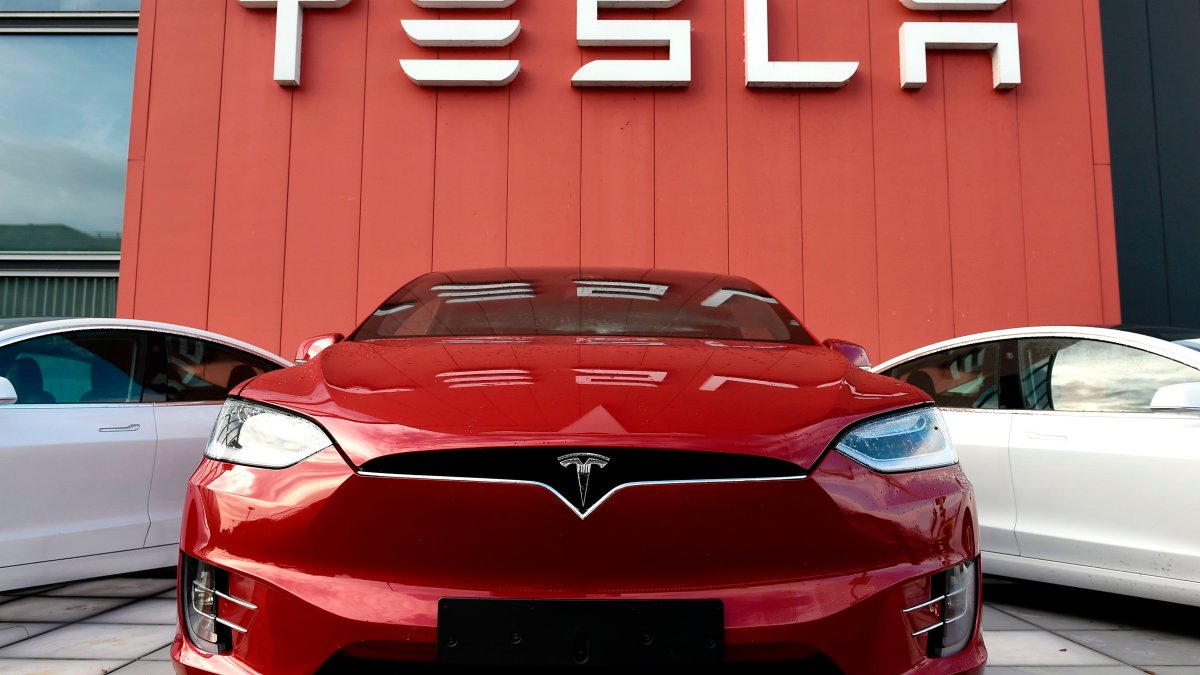 Tesla Hires SEC Lawyer, Former Fed Prosecutor as Managing Counsel - Vimarsana News