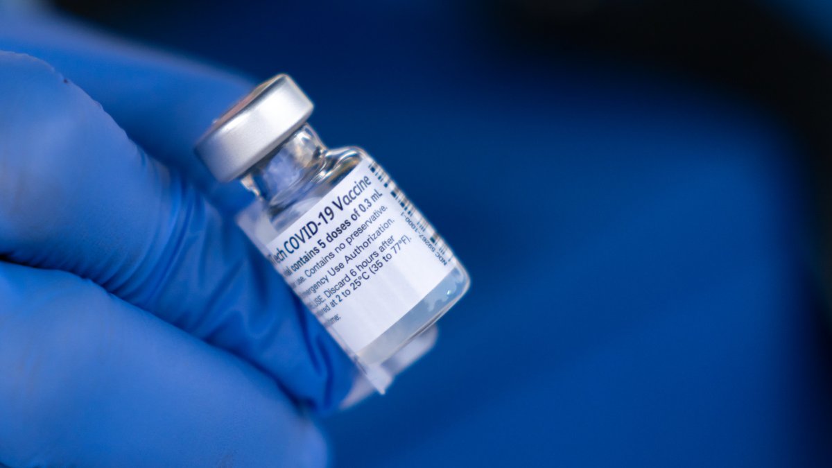 Republican Appointed Judges Temporarily Halt Biden Covid Vaccine Mandate for Private Businesses - Vimarsana News