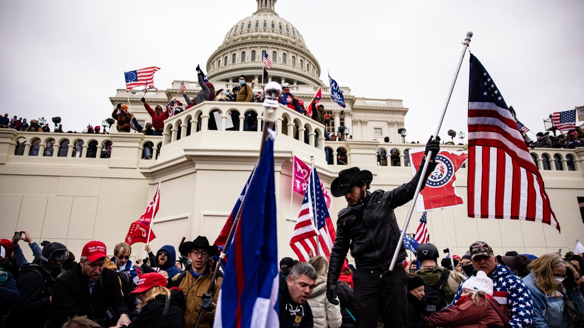 2 DFW Men Accused of Assaulting Officers in Capitol Riot – NBC 7 San Diego