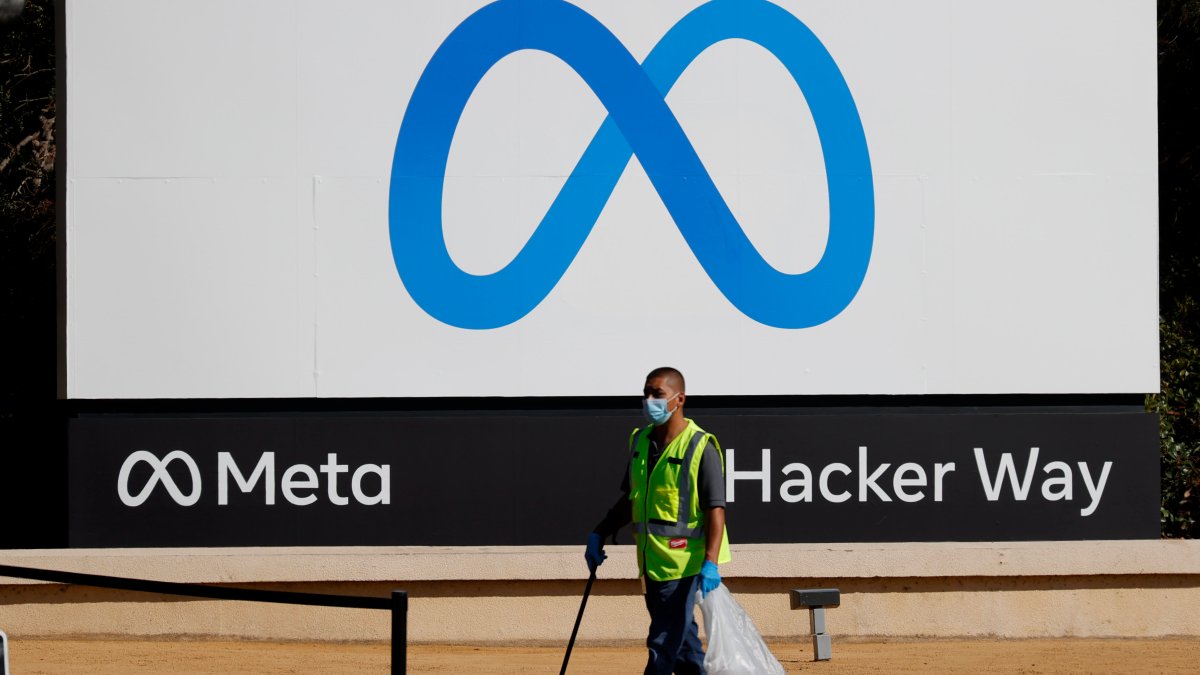 Meta Says 50,000 Facebook Users May Have Been Spied on by Private Surveillance Firms - Vimarsana News