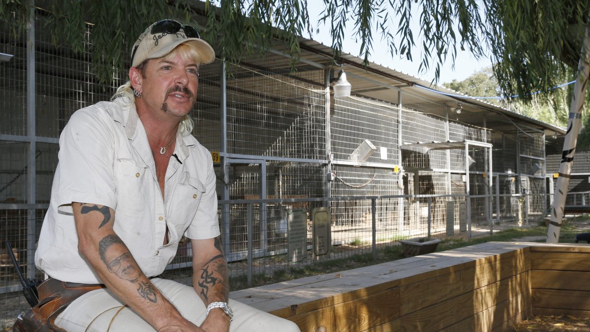 'Tiger King' Joe Exotic Set for Resentencing in Oklahoma – NBC 7 San Diego - Vimarsana News