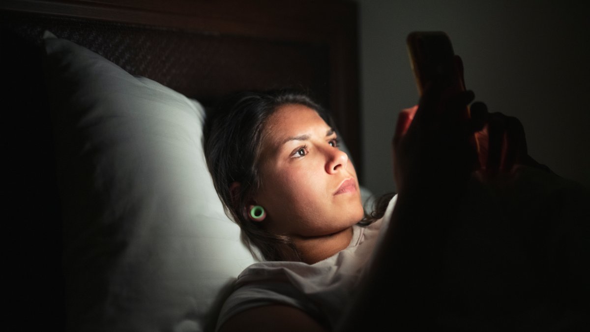 What Is Revenge Bedtime Procrastination? Experts Discuss How to Stop - Vimarsana News