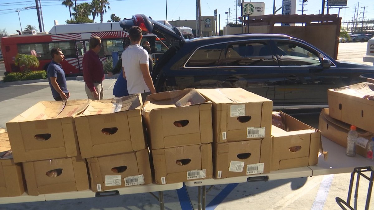 Rare Good News at the Pump: Gas Station Owner Donates Hams to San Diego Military Families – NBC 7 San Diego - Vimarsana News