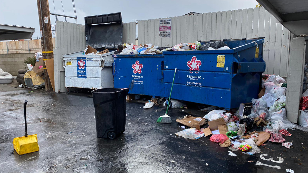 Residents Worry About Garbage Accumulation During the Rain Amid Strike