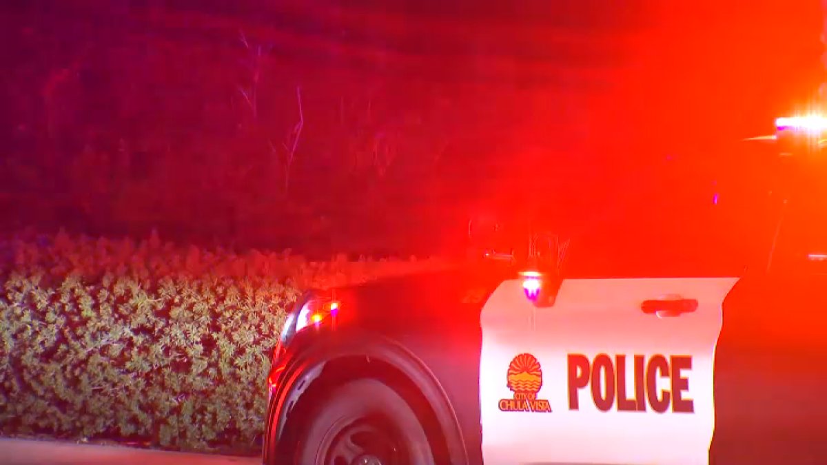 Man struck by car while crossing Chula Vista street – NBC 7 San Diego