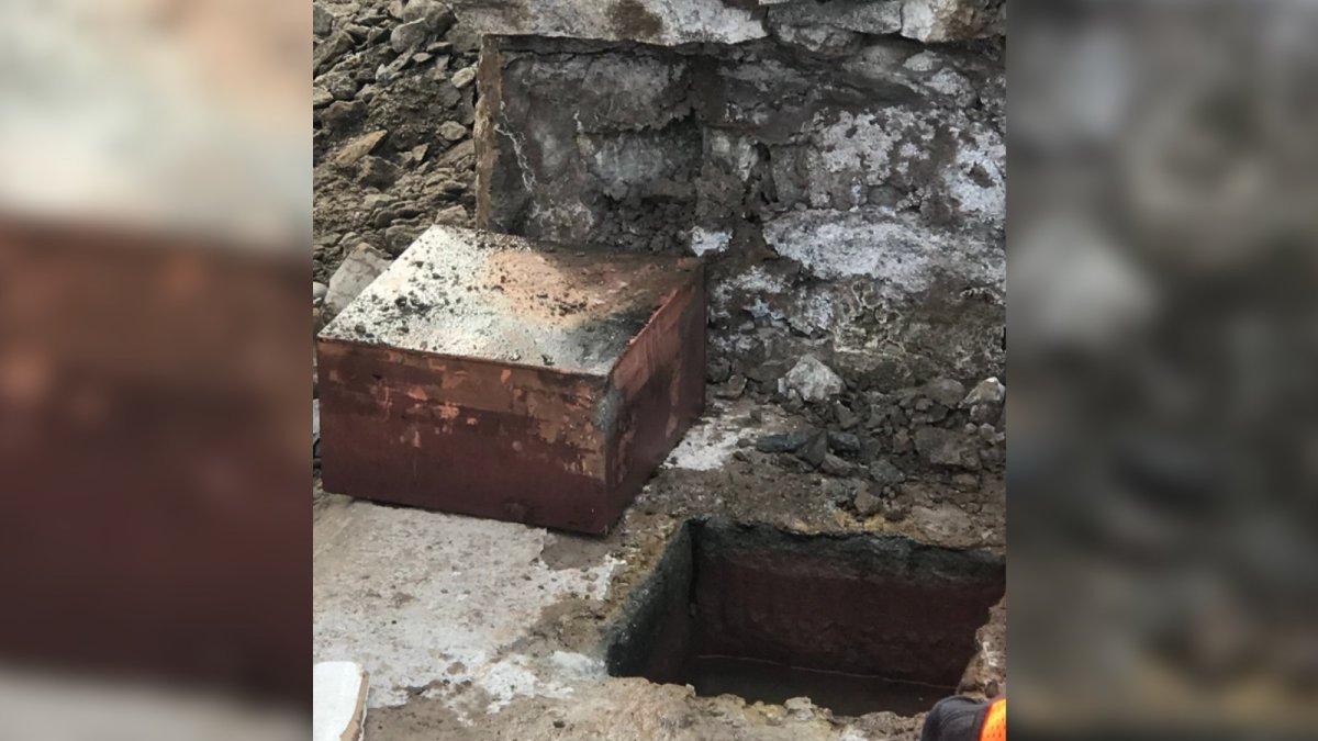 Crews Find 2nd Apparent Time Capsule at Lee Statue Site in Richmond – NBC 7 San Diego - Vimarsana News