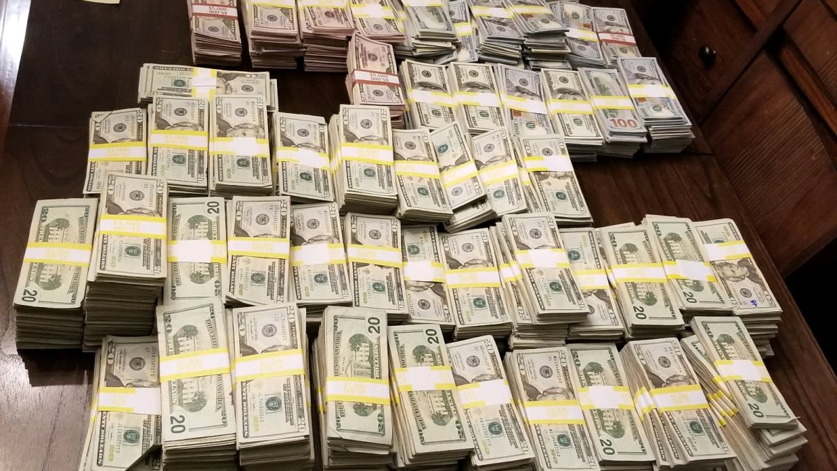 Two New York Nurses Charged With Forging Covid Vaccine Cards to Earn More Than $1.5 Million - Vimarsana News