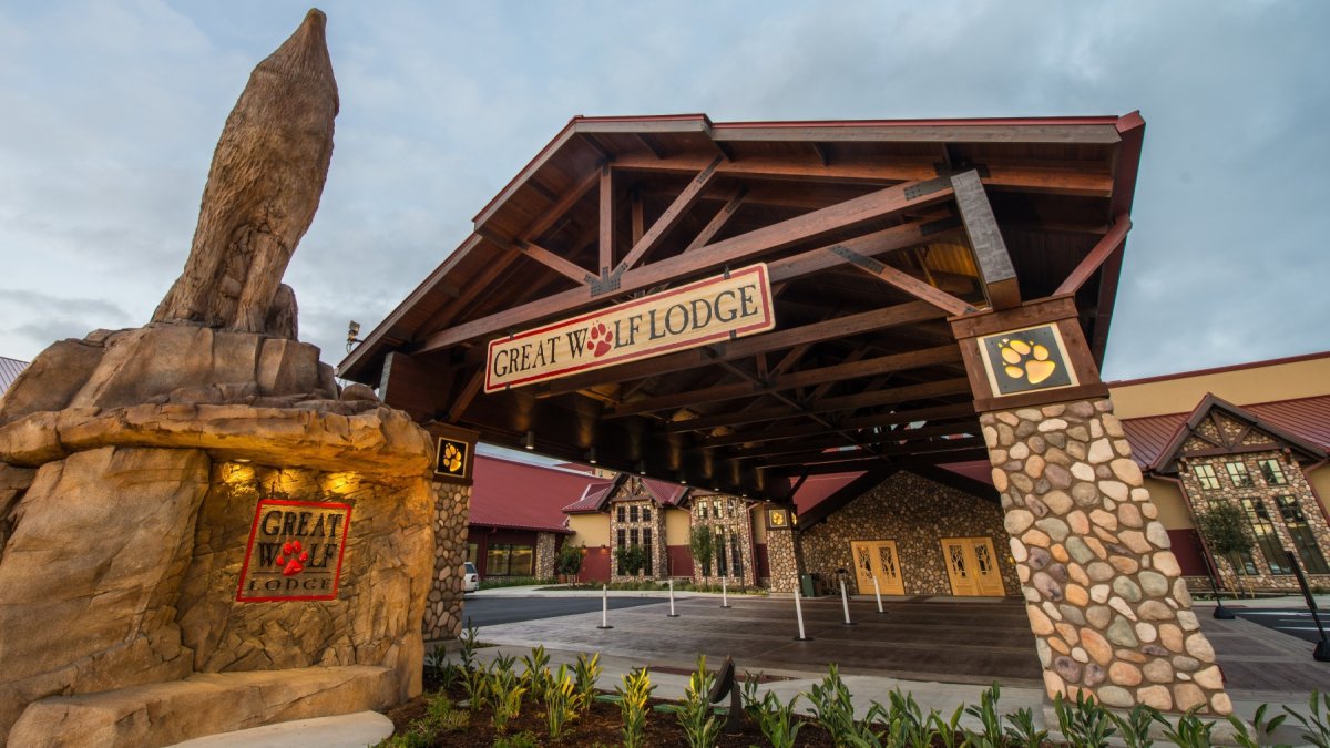 Great Wolf Lodge Southern California Honors ‘firefighters Day’ With A 