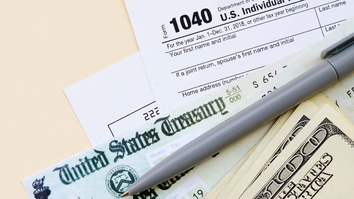 Taxpayers face overloaded IRS as filing season opens Monday