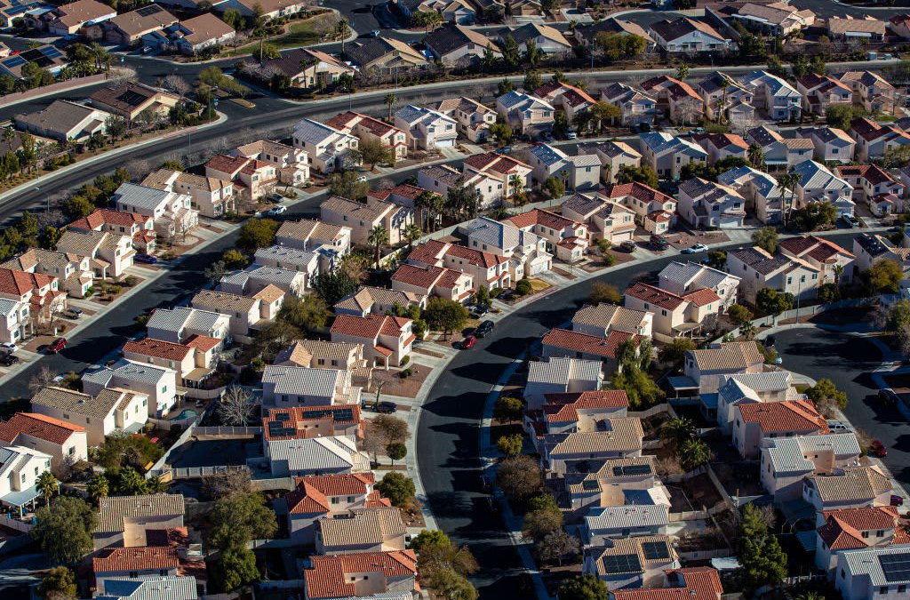 Suburban Sprawl Is Weighing on the U.S. Economy - Vimarsana News