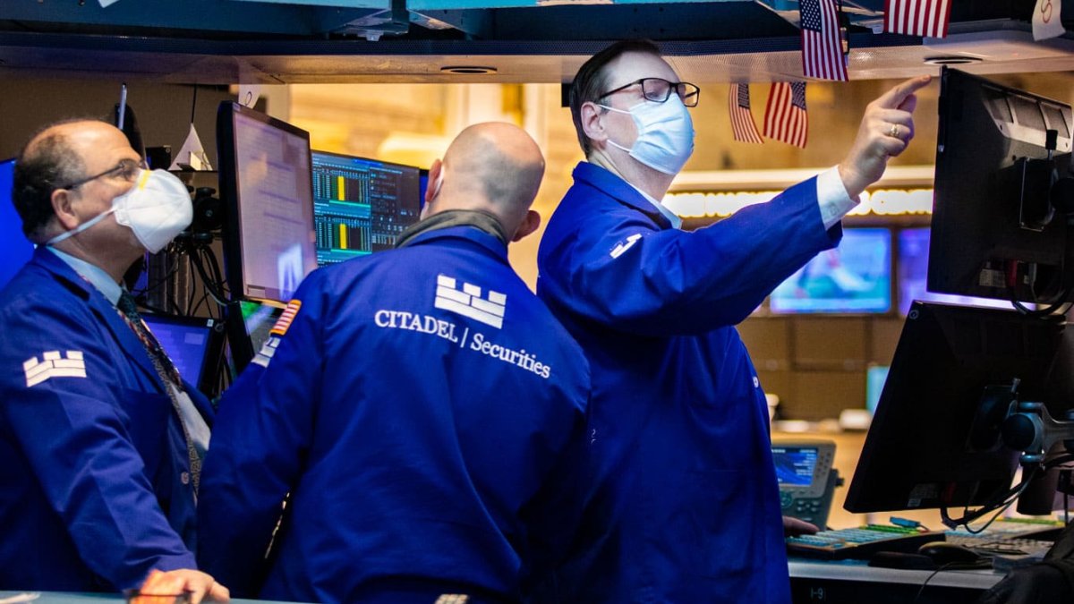 What to Watch Today: Nasdaq Futures Sink as Facebook Plunges Over 20% After Weak Earnings - Vimarsana News