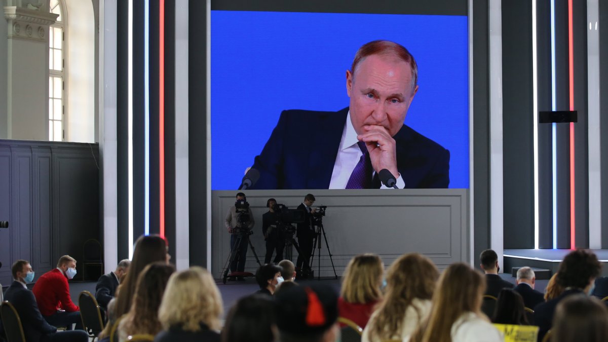 EXPLAINER: What Happens to Europe's Energy If Russia Acts? - Vimarsana News