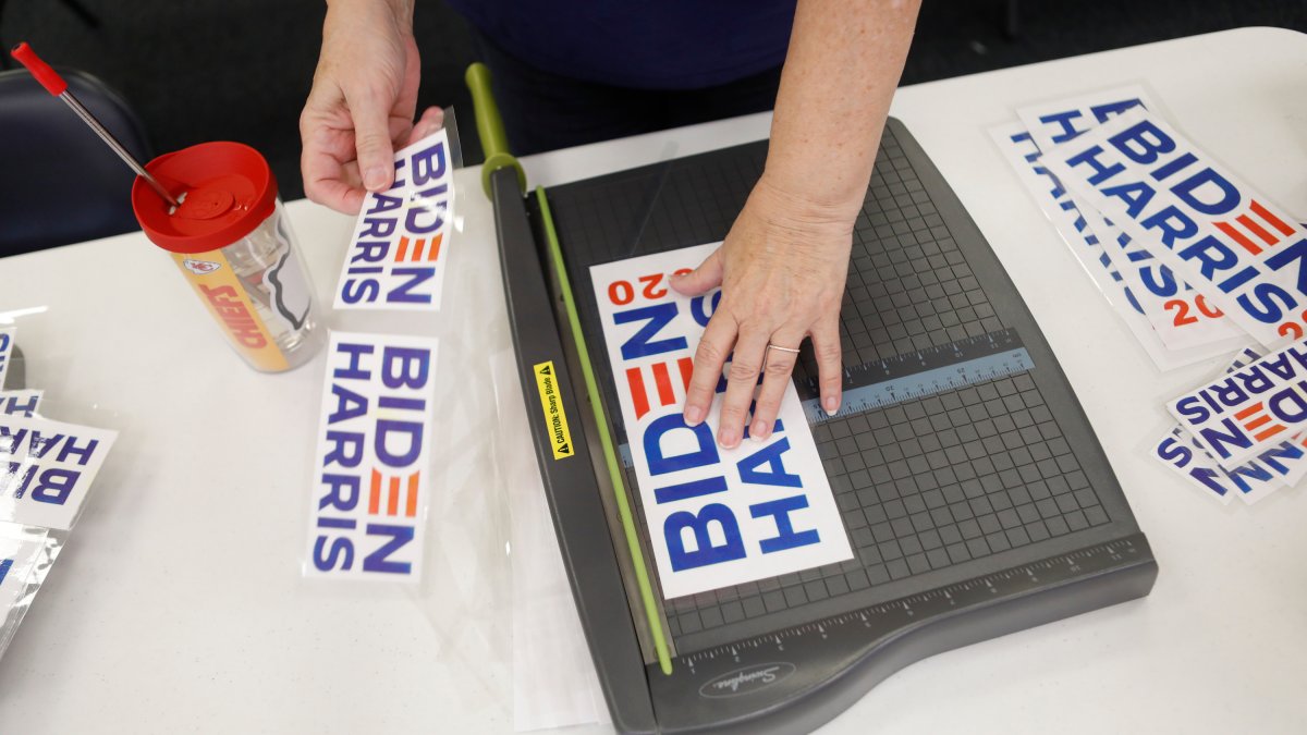 Some Dems Fear Extinction in Rural US With Brand Seen as 'Toxic' – NBC 7 San Diego - Vimarsana News