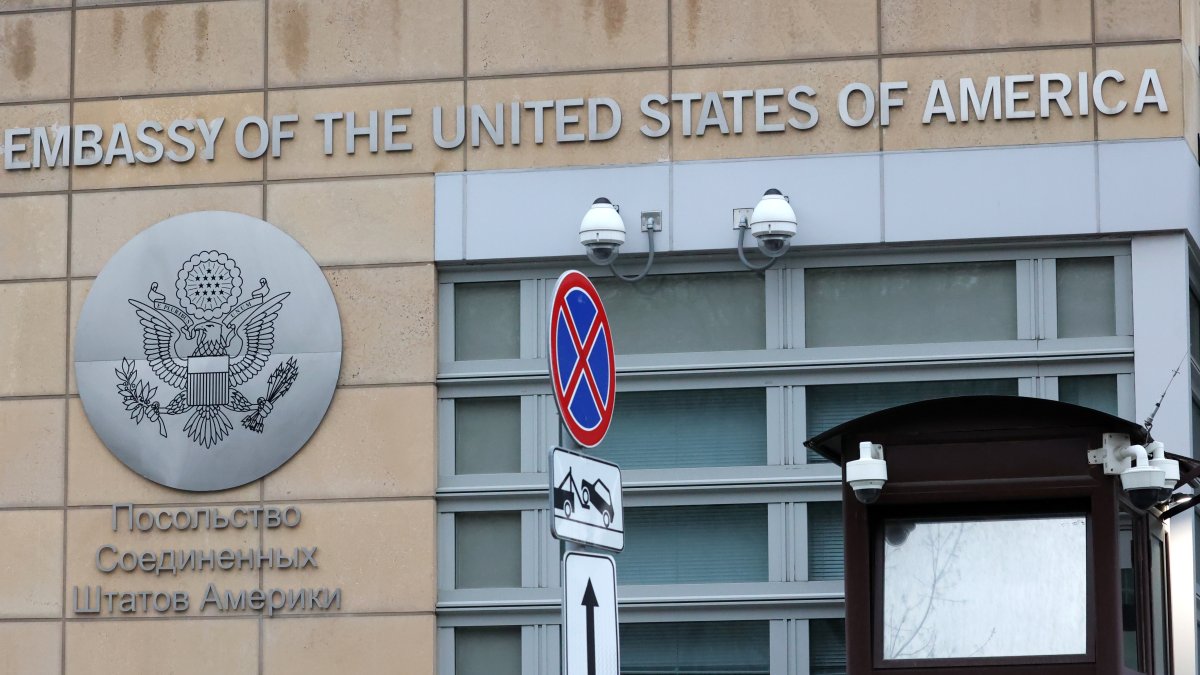 US Citizens in Russia Should Consider Leaving Immediately, State