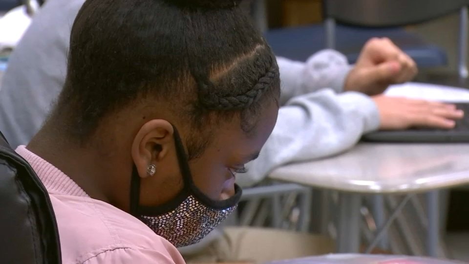 Newsom Expected to Update State Guidance on Masks in Schools - Vimarsana News