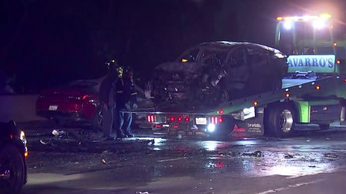 Two Killed in Head-On Freeway Crash in Cerritos – NBC 7 San Diego