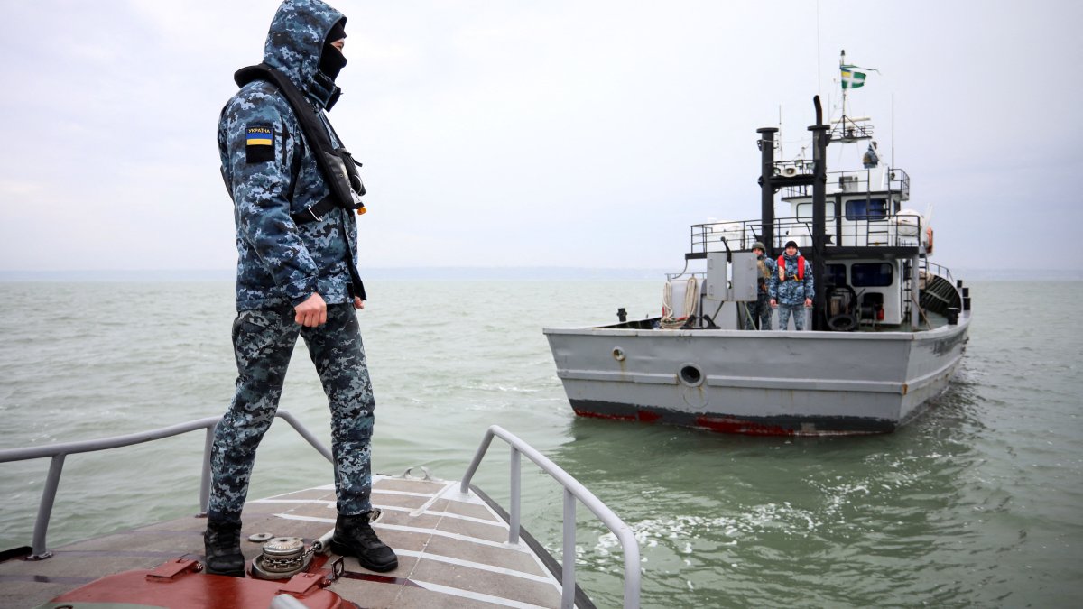 How the Russia-Ukraine War Is Worsening Shipping Snarls and Pushing Up Freight Rates - Vimarsana News
