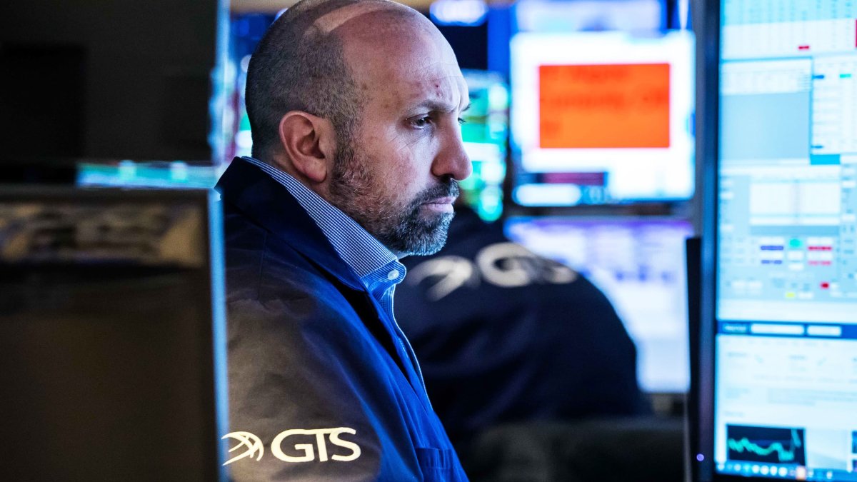 5-Year and 30-Year Treasury Yields Invert for the First Time Since 2006, Fueling Recession Fears - Vimarsana News