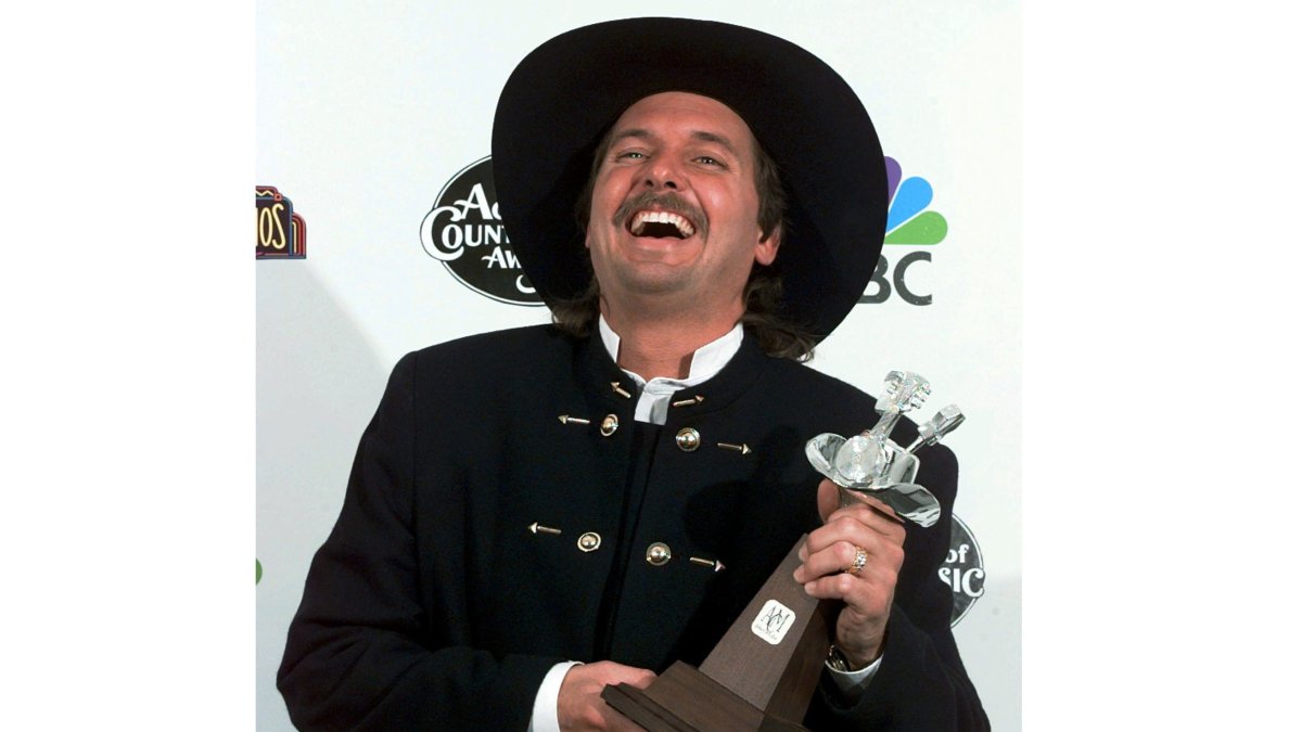 Country Music Singer Jeff Carson Dies in Tennessee - Vimarsana News