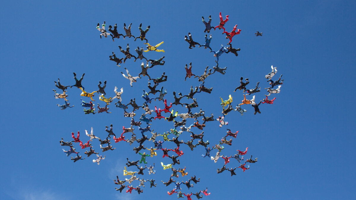 100 Senior Skydivers Seek to Break World Record in Perris - Vimarsana News