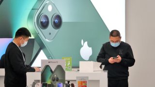 China’s smartphone market could decline in the second quarter as the country experiences a resurgence of covid cases, analysts said. But Apple could fare quite well, the analysts said as it continues to attract users in the high-end of the market.