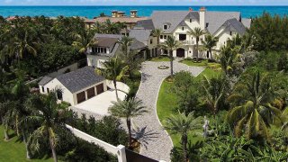 This oceanfront mansion in Highland Beach sold for $40 million and shattered a local record.