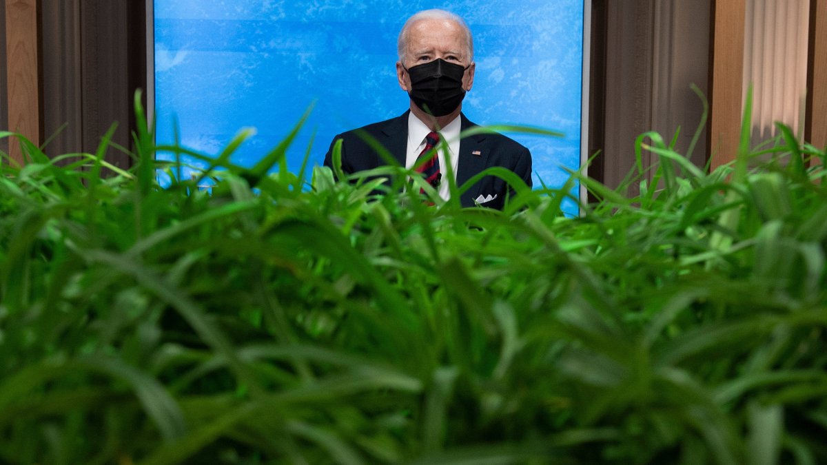 This Earth Day, Biden Facing Into 'Headwinds' on Climate Agenda – NBC 7 San Diego - Vimarsana News