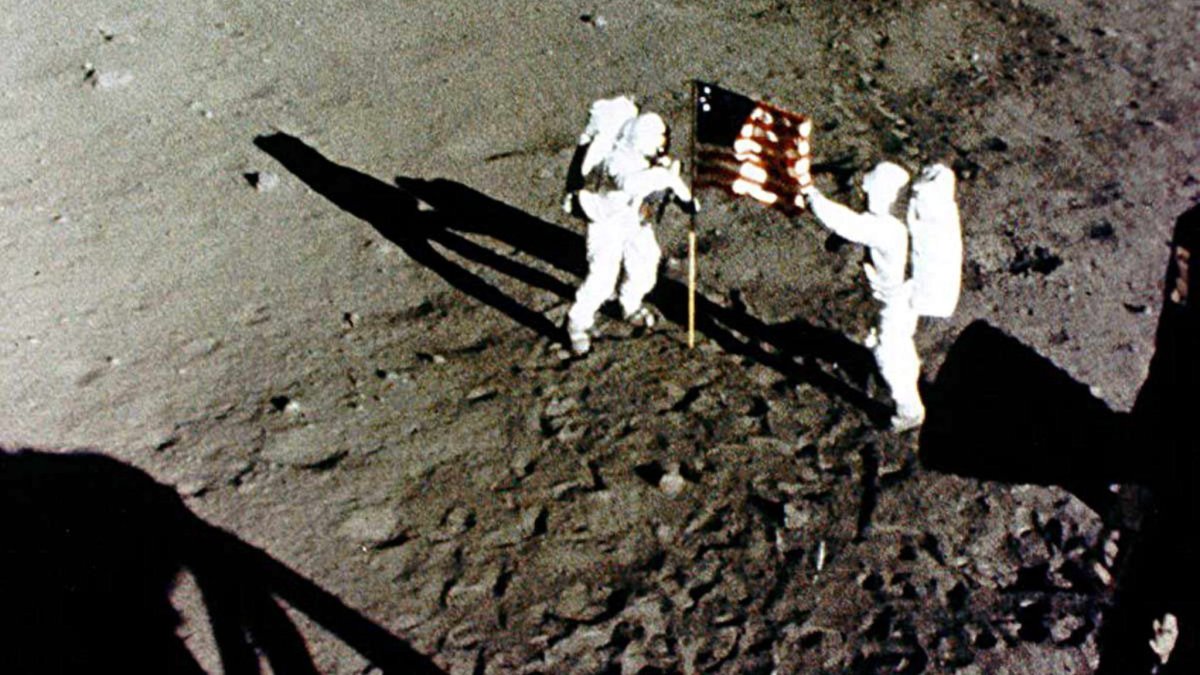 Particles of Apollo 11 Moon Dust for Sale at Auction – NBC 7 San Diego - Vimarsana News