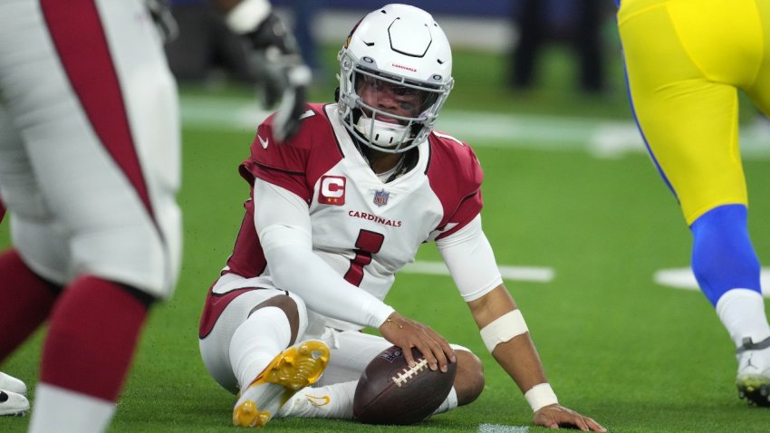 NFL Twitter roasts Kyler Murray's green pregame outfit – NBC