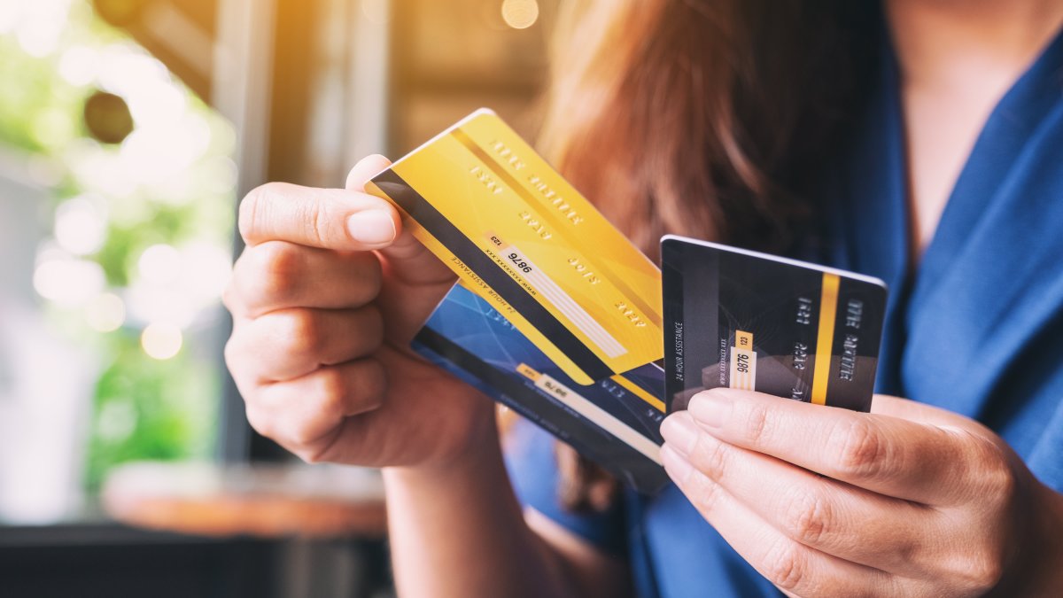 Here Are Some Strategies to Pay Off Credit Card Debt Before Interest Rates Rise Again - Vimarsana News