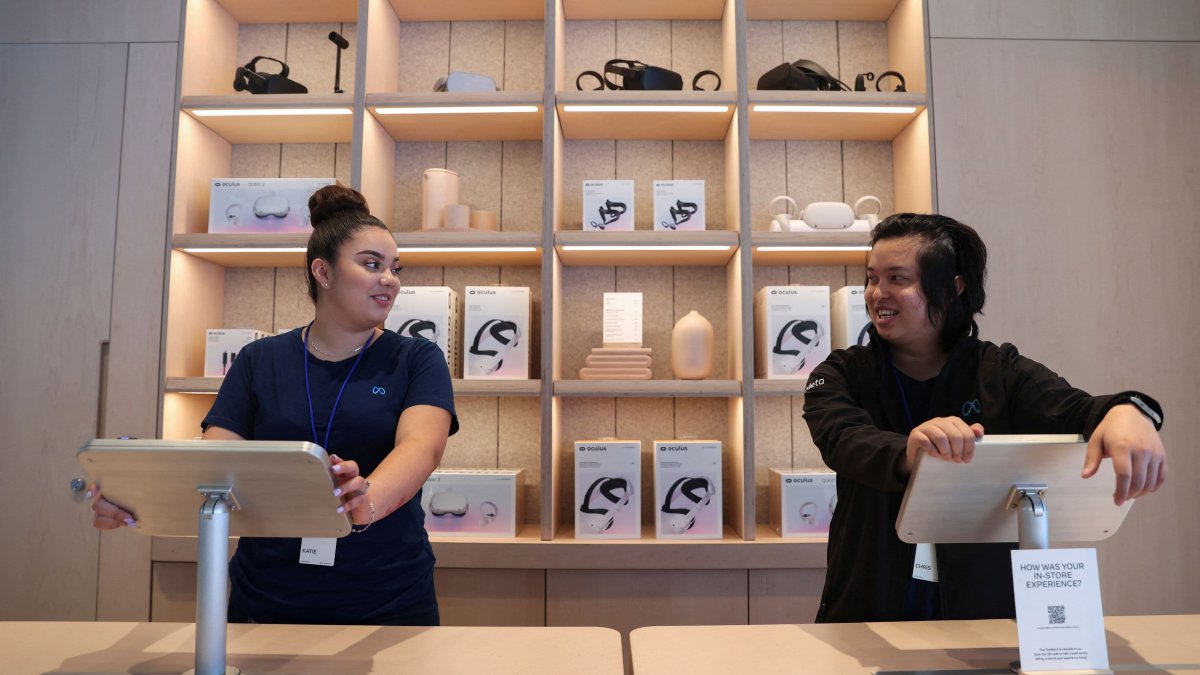 Meta's First Store Aims to Lure Consumers to the Metaverse - Vimarsana News