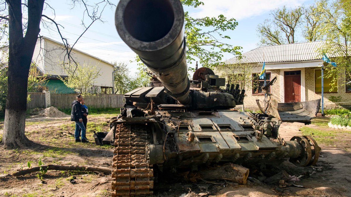 Russia Is the 'Most Direct Threat' to World Order, EU Chief Says; Russian Airstrikes Hit Northeastern Ukraine – NBC 7 San Diego - Vimarsana News