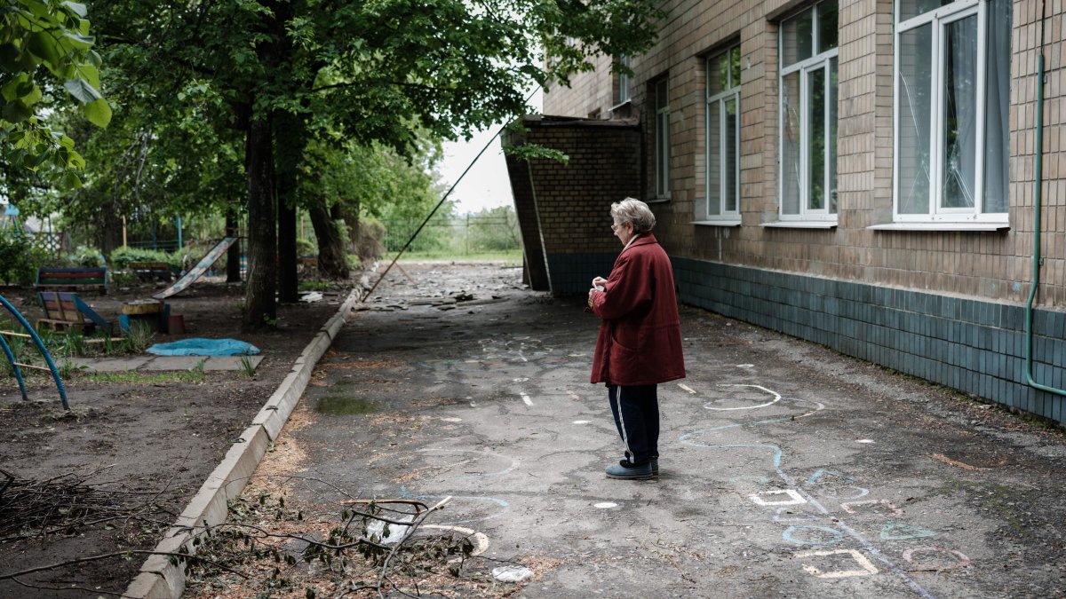 Zelenskyy Says Donbas Region Completely Destroyed; Russia Likely to Swiftly Redeploy Mariupol Forces - Vimarsana News