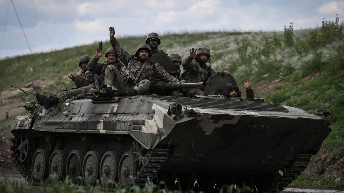 Russia Strikes Multiple Towns in the Donbas, Ukraine Says; Moscow Looks Ready to Sever Ties With the West - Vimarsana News
