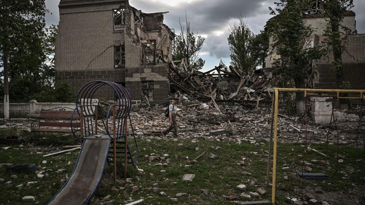 Zelenskyy Says Conditions in Donbas Are 'Indescribably Difficult'; Russian Forces Target Severodonetsk – NBC 7 San Diego - Vimarsana News