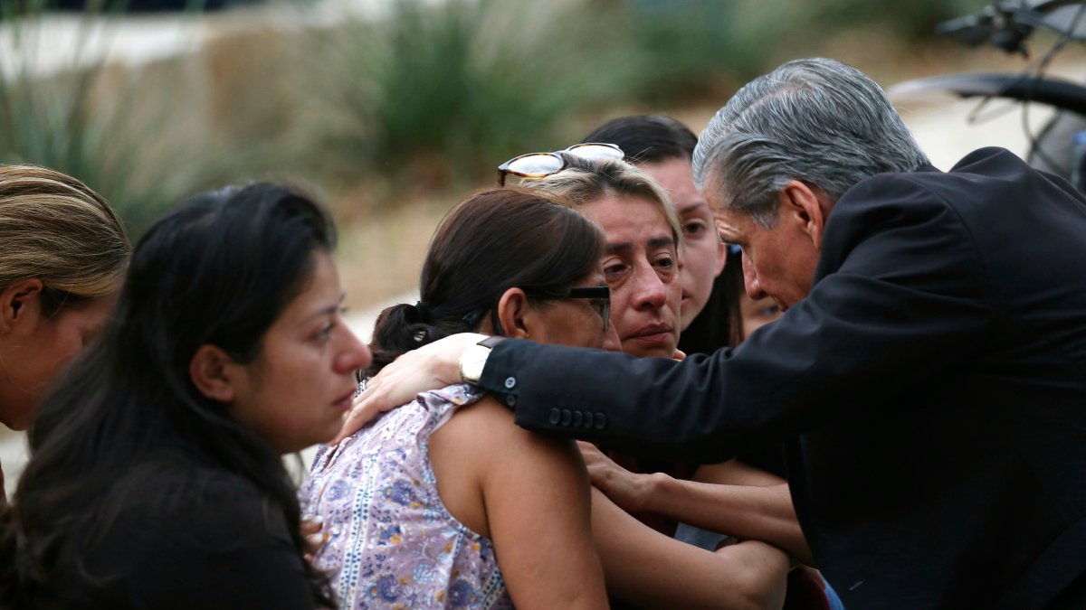 'Profound Grief': 19 Children, 2 Teachers Dead in Texas School Shooting – NBC 7 San Diego - Vimarsana News