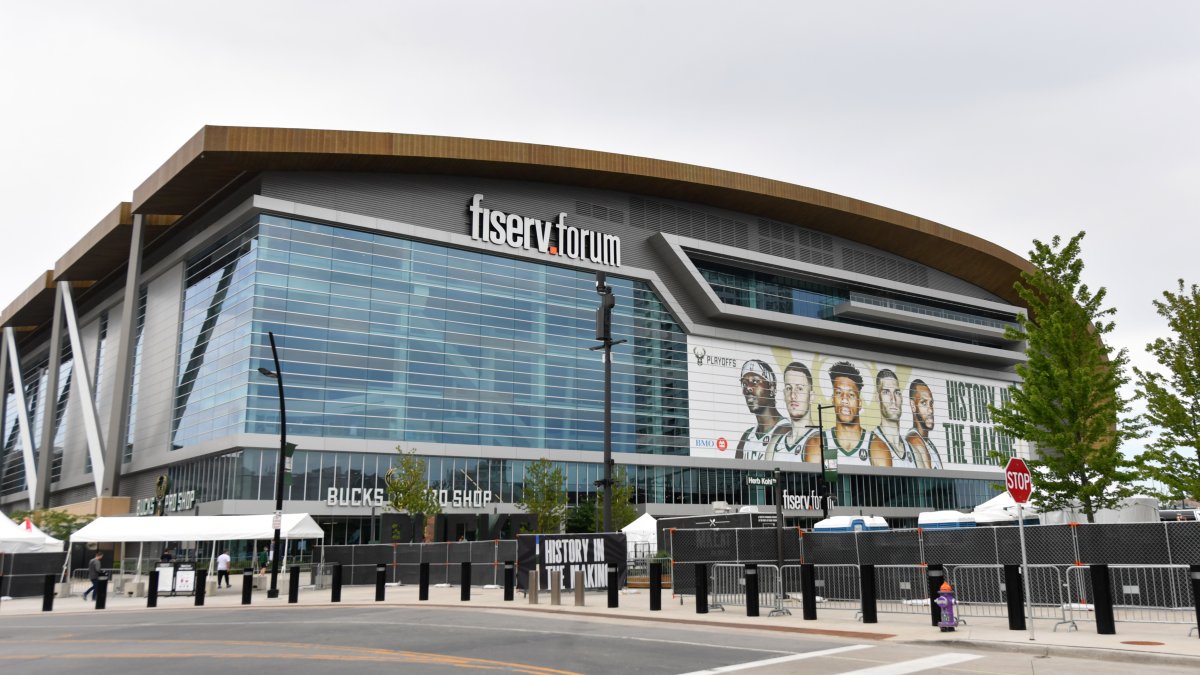 21 Injured in 3 Milwaukee Shootings After Bucks Playoff Game – NBC 7 San Diego - Vimarsana News