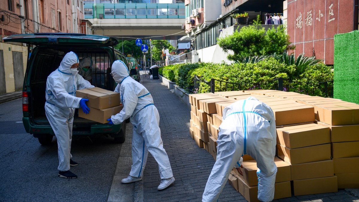 Latest Shanghai Quarantines Add More Pressure to Global Supply Chain - Vimarsana News